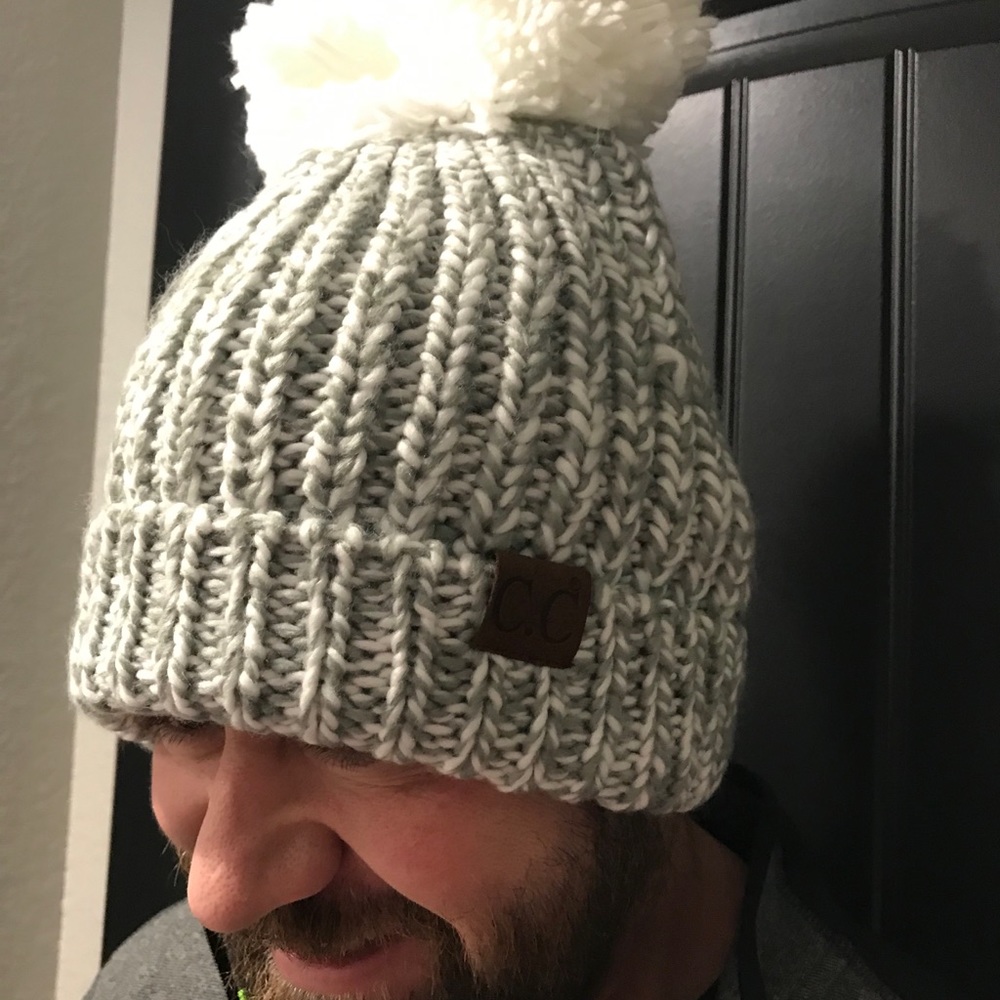 🔥1 leftCC Pom style beanie - Picture 6 of 8